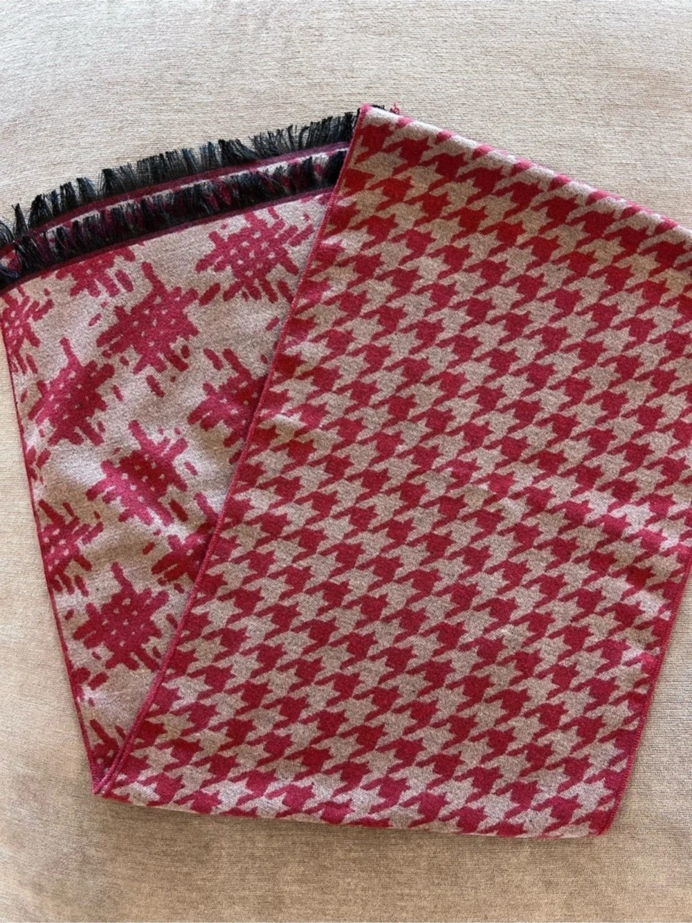 Soft Red & Beige Houndstooth Scarf
